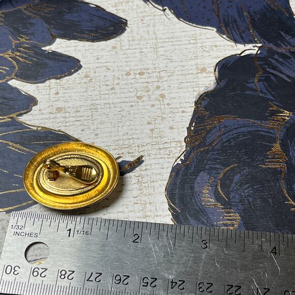 MONET White Faux Stone Gold Tone Clip On Earrings - Picture 5 of 5